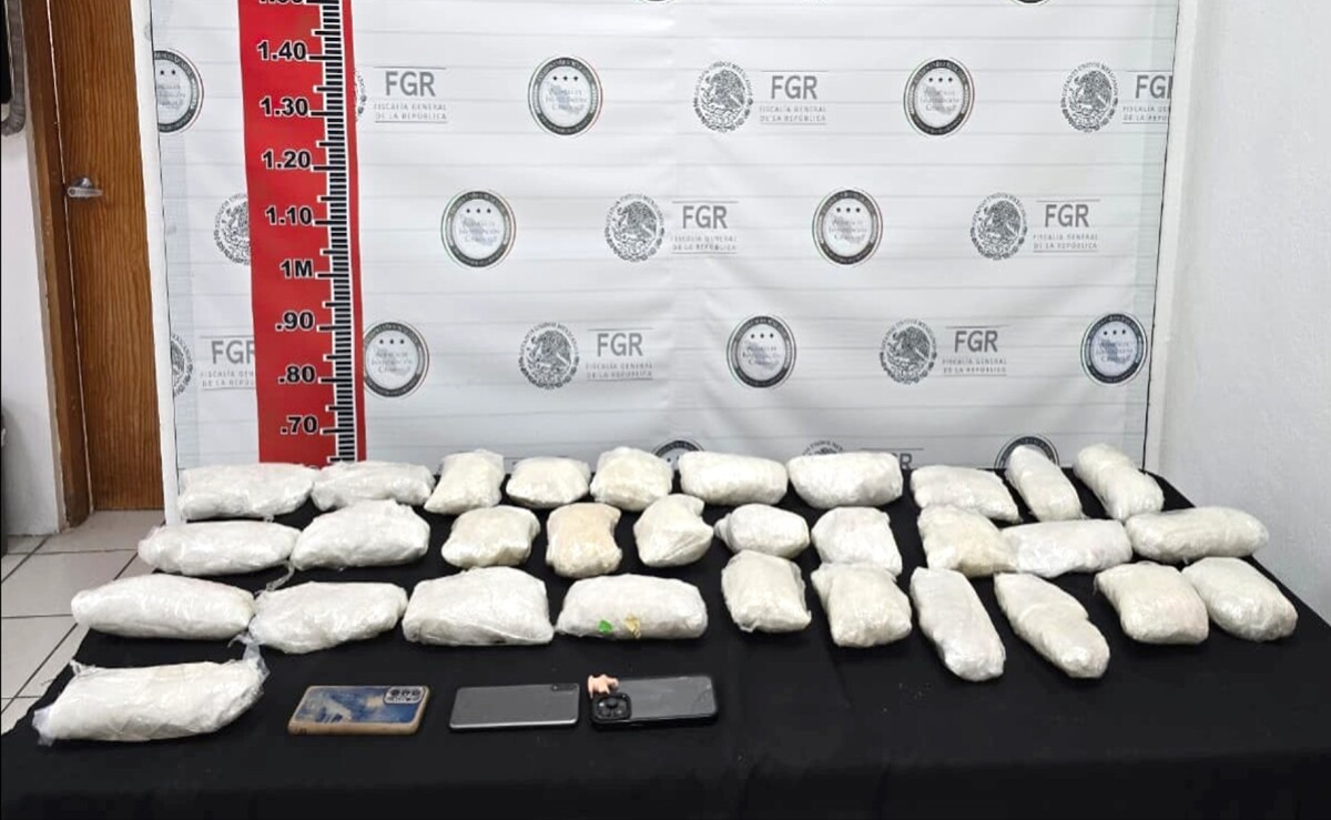 La droga se encontraba oculta dentro de compartimentos acondicionados en un doble fondo del vehículo. | Especial