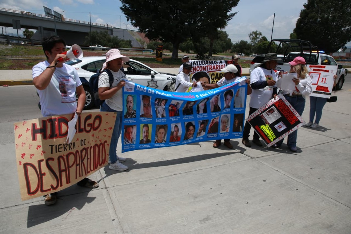Familiares de desaparecidos protestan en Pachuca, demandan celeridad de investigaciones. (Jorge Sánchez)