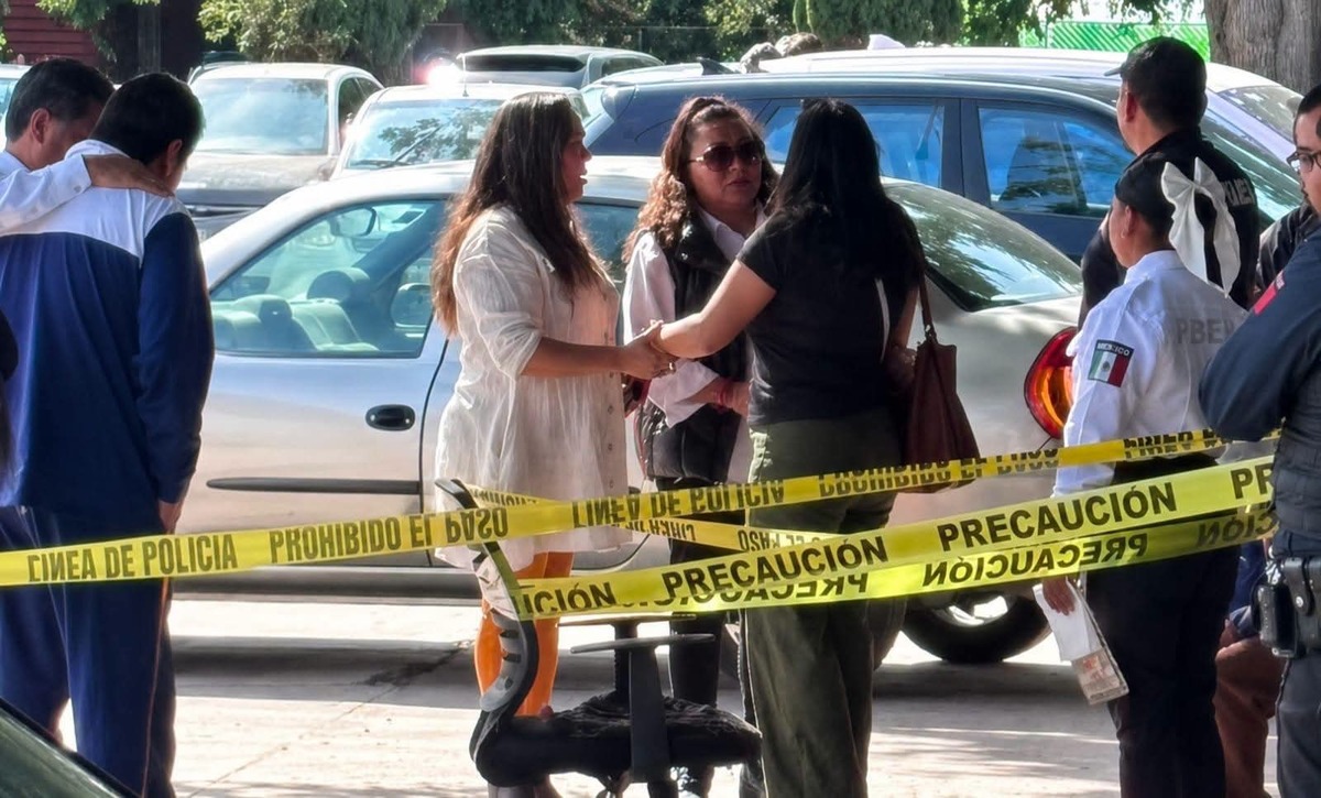 Una trabajadora perdió la vida este lunes al interior del edificio central de la Secretaría de Educación Pública de Hidalgo, en Pachuca. (Cortesía)