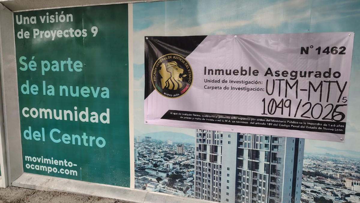La Fiscalía de Nuevo León colocó sellos de aseguramiento en los predios. Foto: Israel Santacruz