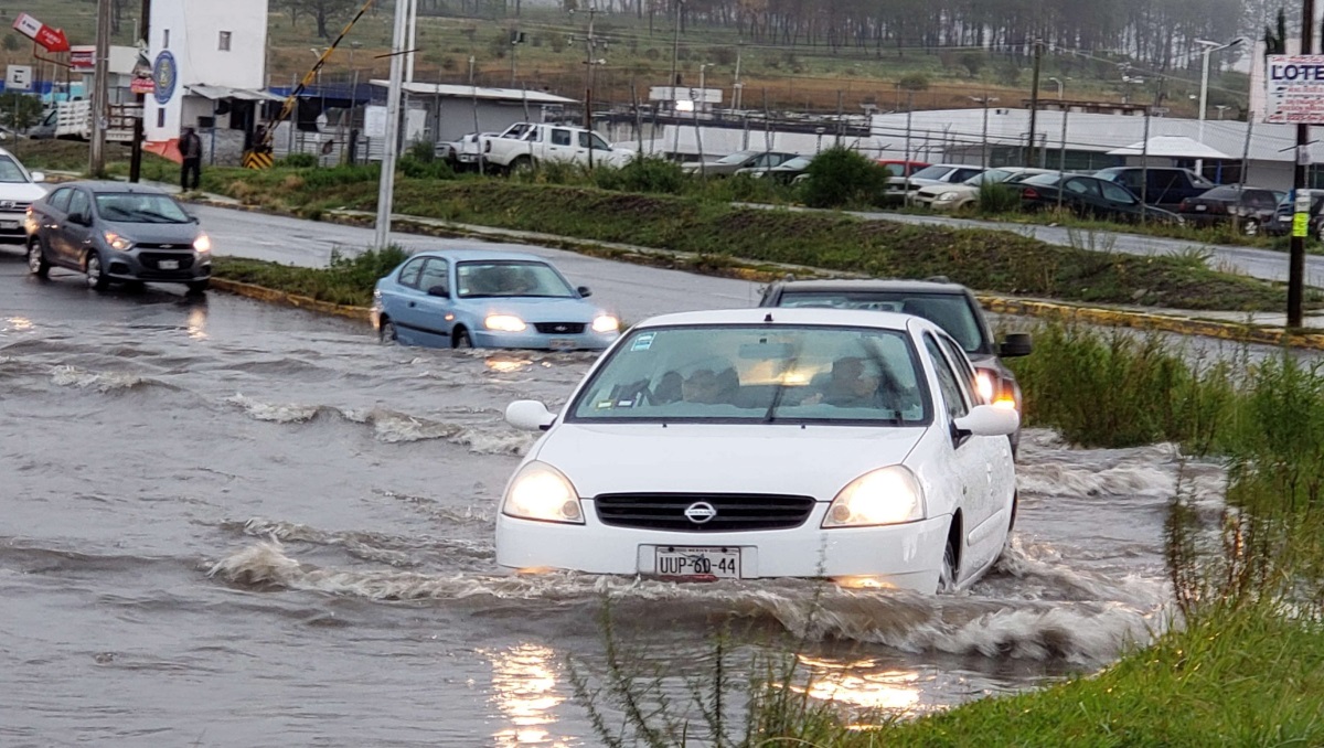 Gobierno trabaja para dar solución a inundaciones en Puebla: Chedraui | EsImagen