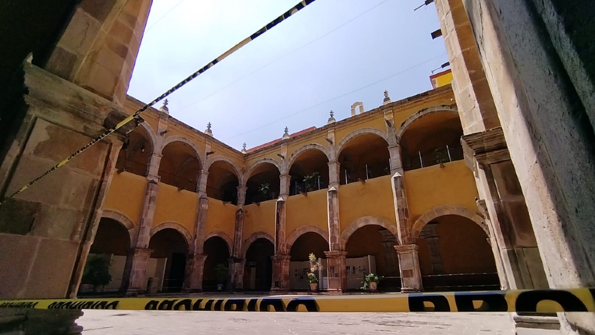 El hombre fue atendido por paramédicos tras una caída. | Imagen ilustrativa Casa de la Cultura Celaya.