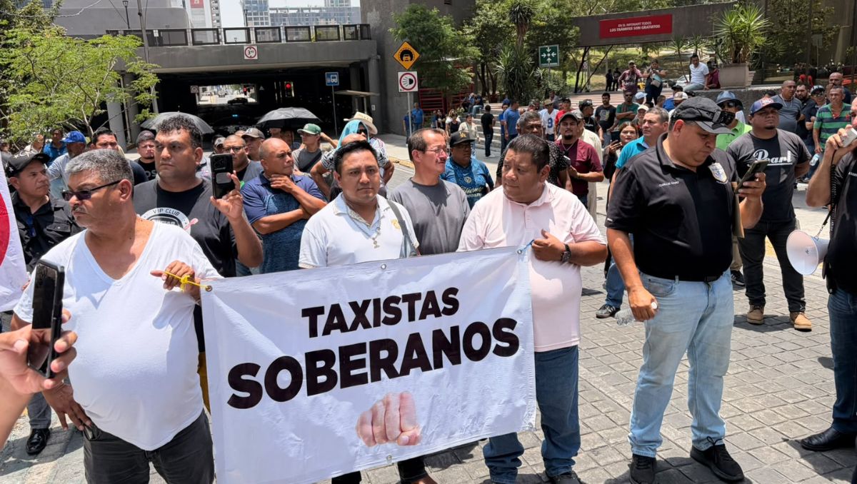 Mario Garza, de los Taxistas Soberanos, dijo que la Ley de Movilidad debería reformarse. Kevin Recio