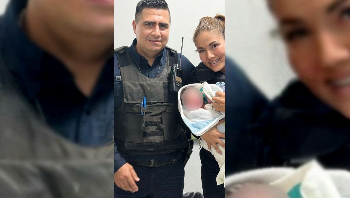 Los oficiales apoyaron a la madre y al recién nacido. (Cortesía Policía  de Zapopan)