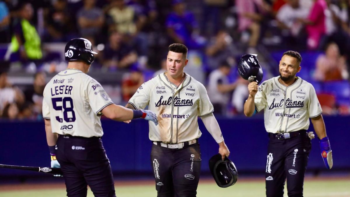 Sultanes de Monterrey vencen a Acereros de Monclova en el primer juego de la serie (Roberto Alanís)