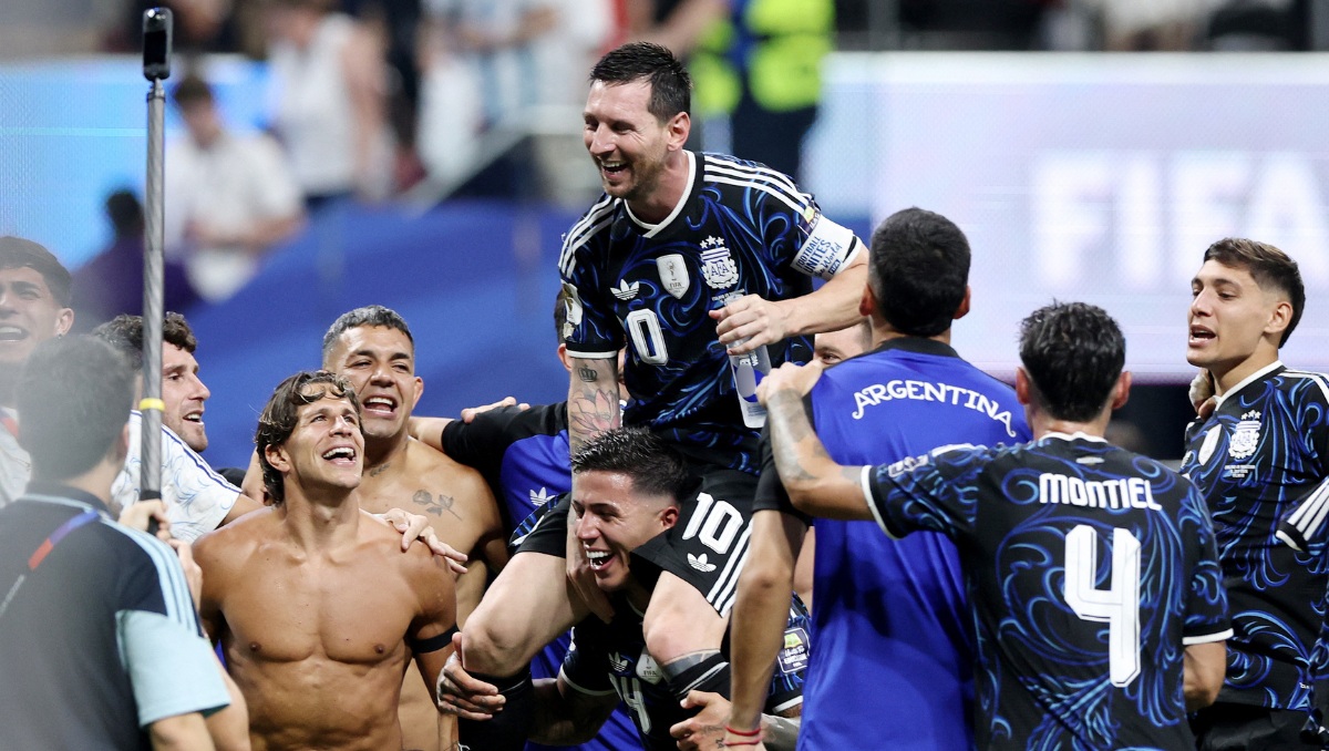 La Selección de Argentina defenderá su título tras clasificar a la Final del Mundial 2026 luego de remontar a Inglaterra.