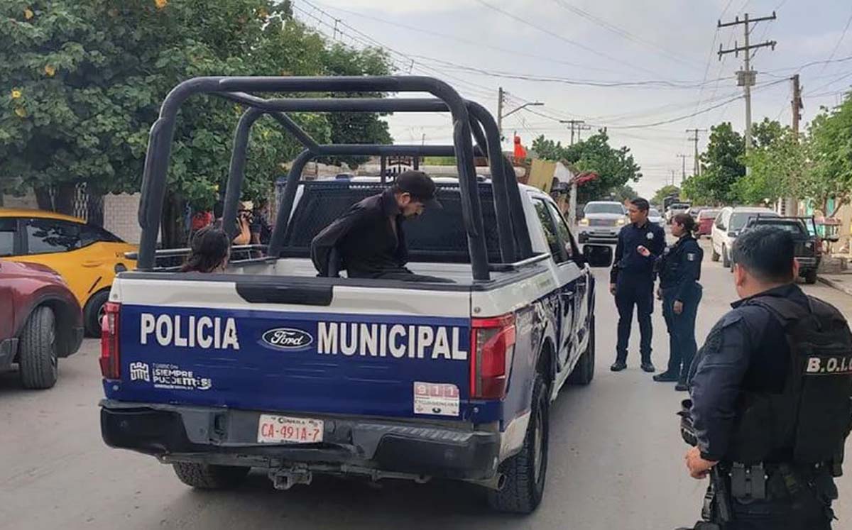 Detienen a cuatro por acumulación de basura en Torreón. | Foto: Kirk Castillo