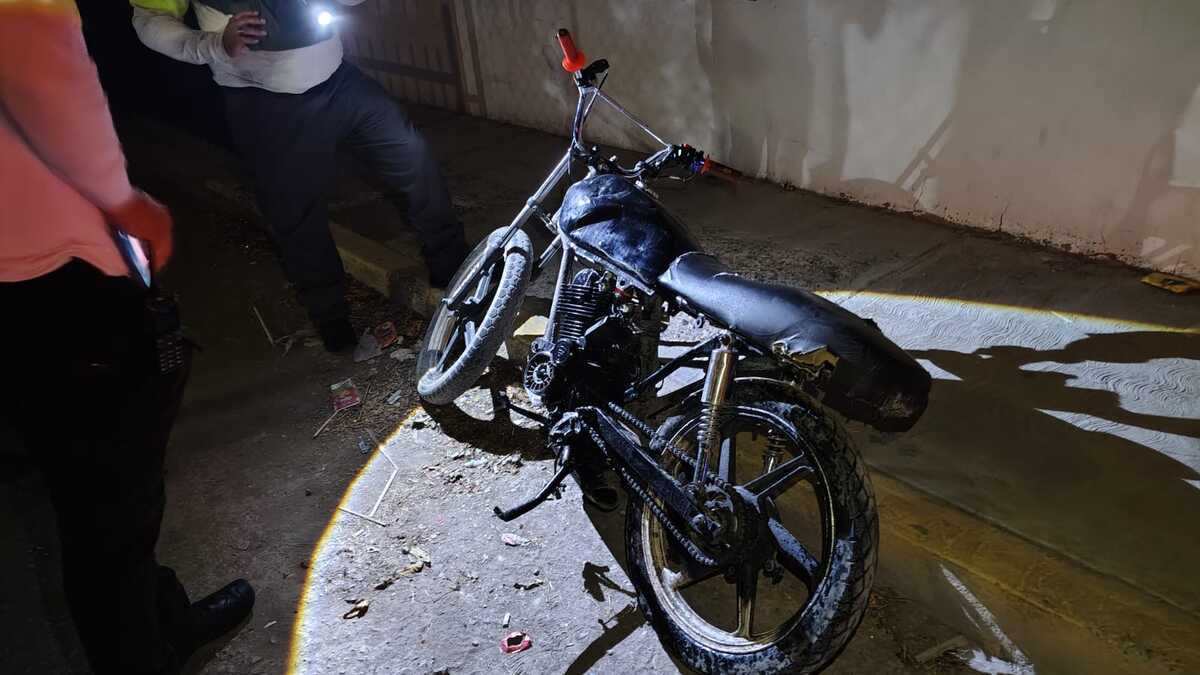 Ninguno de los involucrados portaba casco de seguridad y ambas motocicletas carecían de placas de circulación. | Alejandro Escobedo