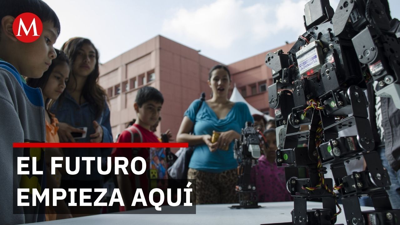 Más de 30 niños participan en un campamento de robótica durante las vacaciones de verano