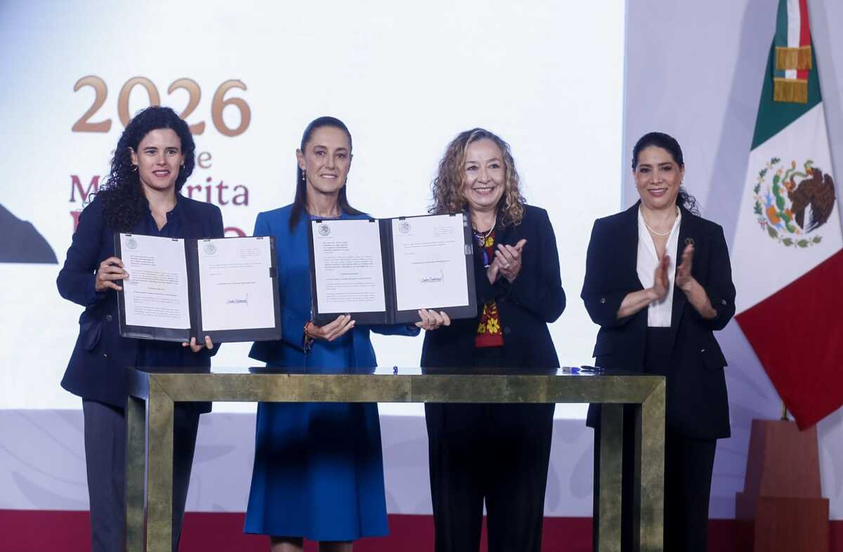 La Presidenta firmó la iniciativa para ser enviada al Congreso de la Unión. | Foto: Araceli López
