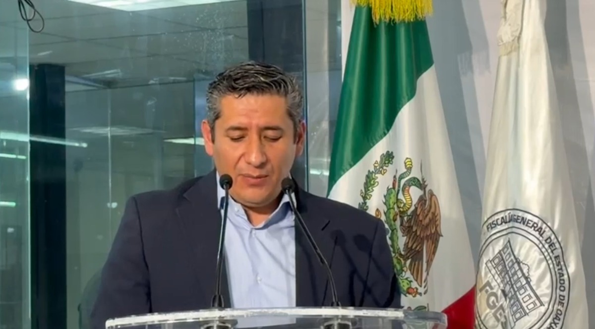 El fiscal general Bernardo Rodríguez Alamilla expone las medidas de control interno tomadas ante la investigación| Foto:Especial