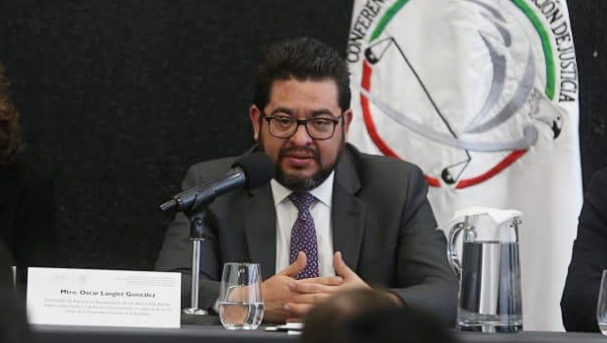 Óscar Langlet González abandonó la FGR. | Foto (archivo): Gobierno de México