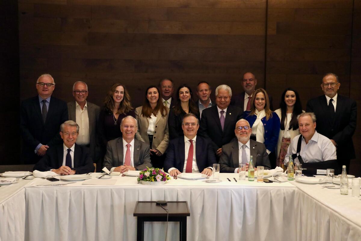 En la reunión también estuvieron presidentes y presidentas de distintas confederaciones, consejos y organismos de sectores afines. | Foto: Especial