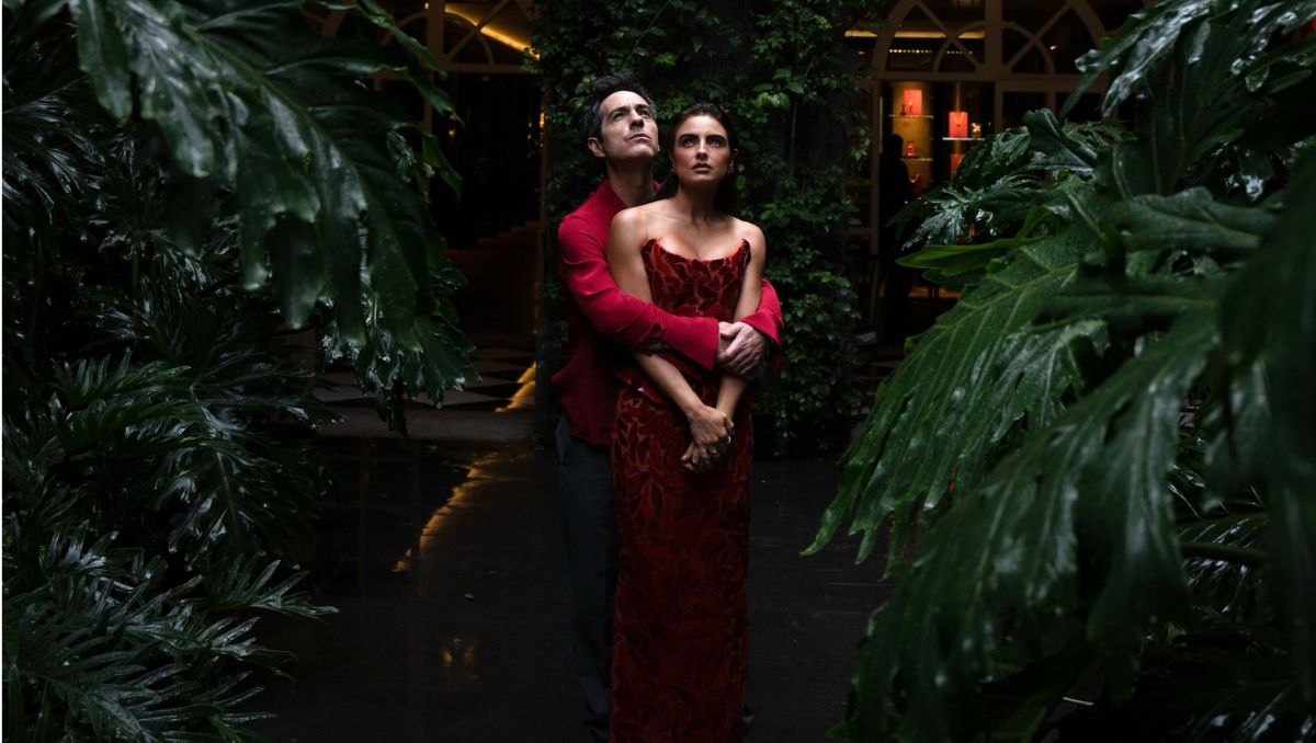 Aislinn Derbez junto a Mauricio Ochmann | Instagram