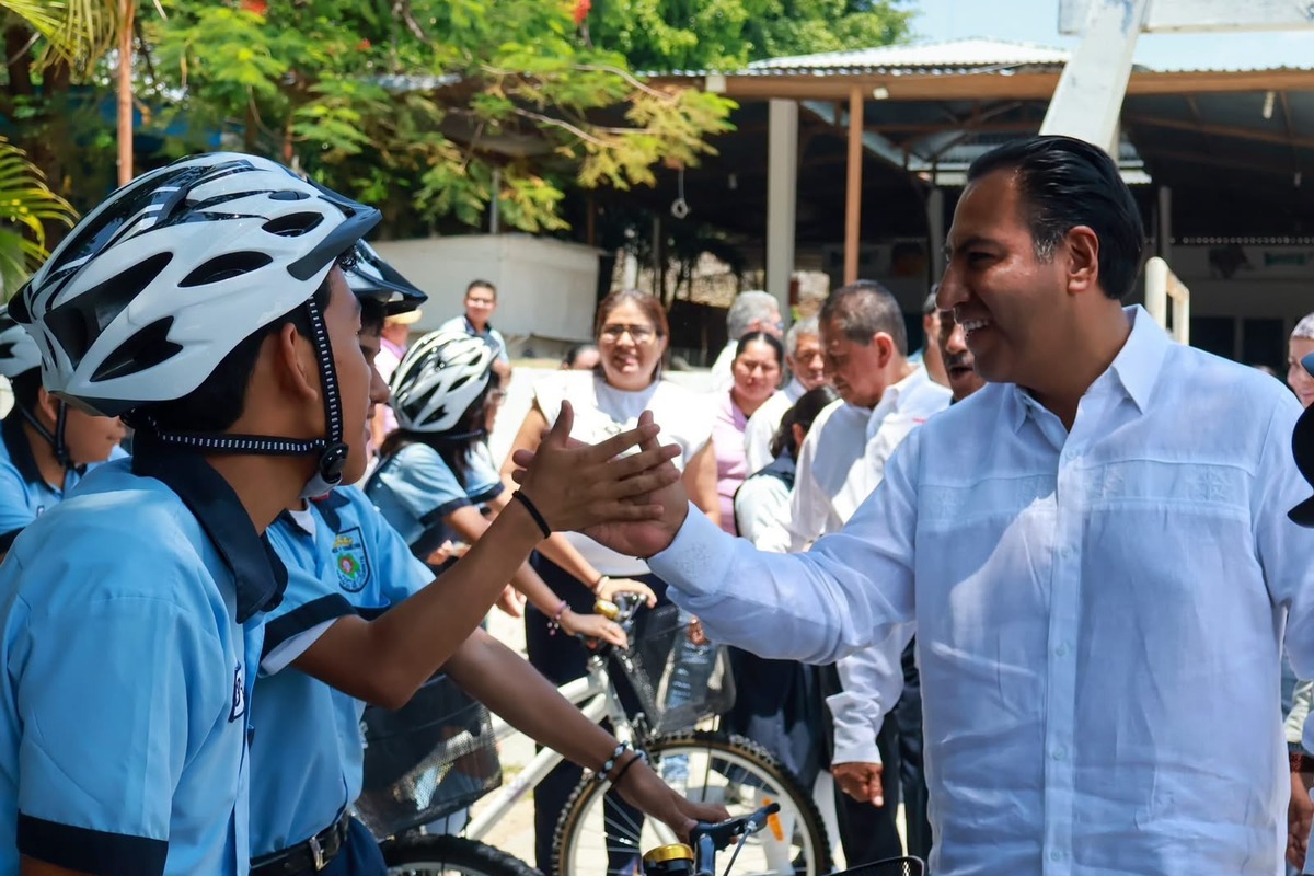 Eduardo Ramírez inaugura aulas, comedores y entrega apoyos en Tuxtla y Ocozocoautla. | Especial