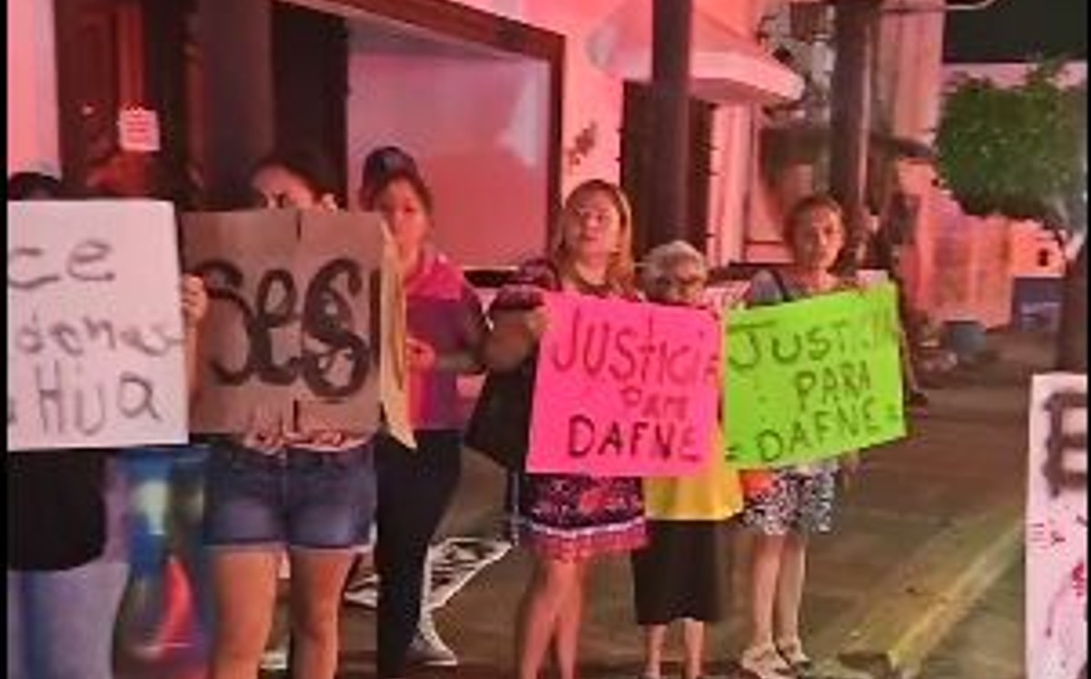 "Justicia para Dafne": protestan frente a la Academia Doenitz en Ciudad Madero. | Rede sociales
