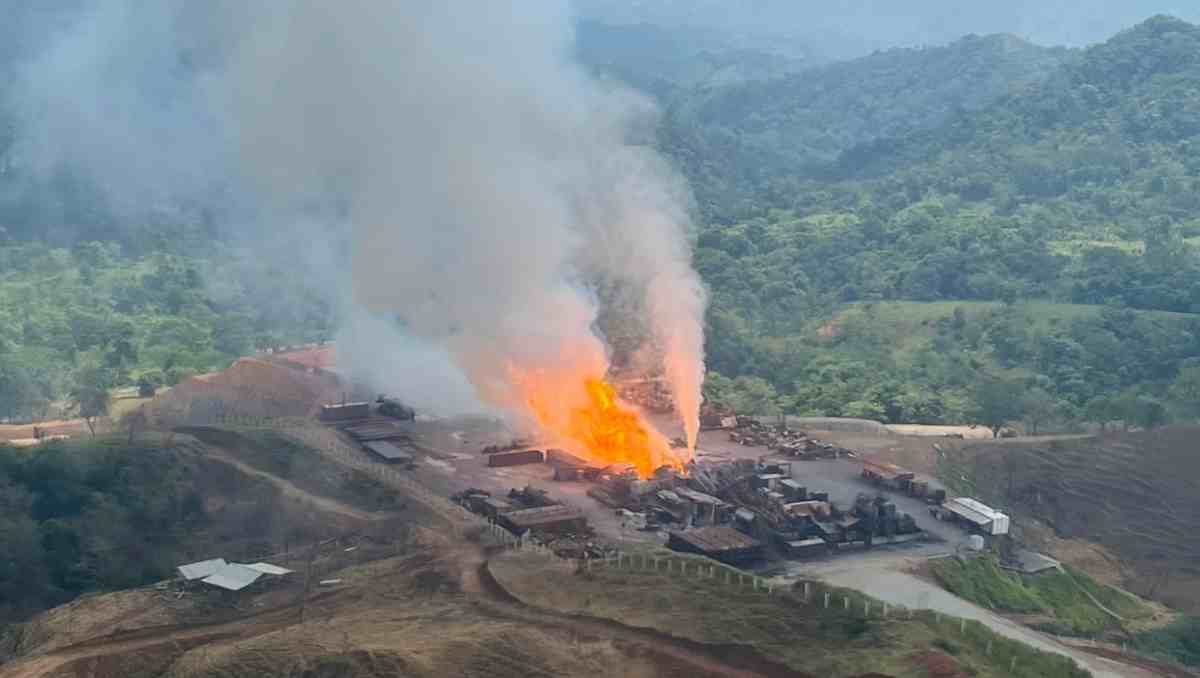 A cuatro meses de la explosión en Krem-1, Pemex reconoce daños y comienza el censo de afectados. | Foto: Fluvio Cesar Martínez
