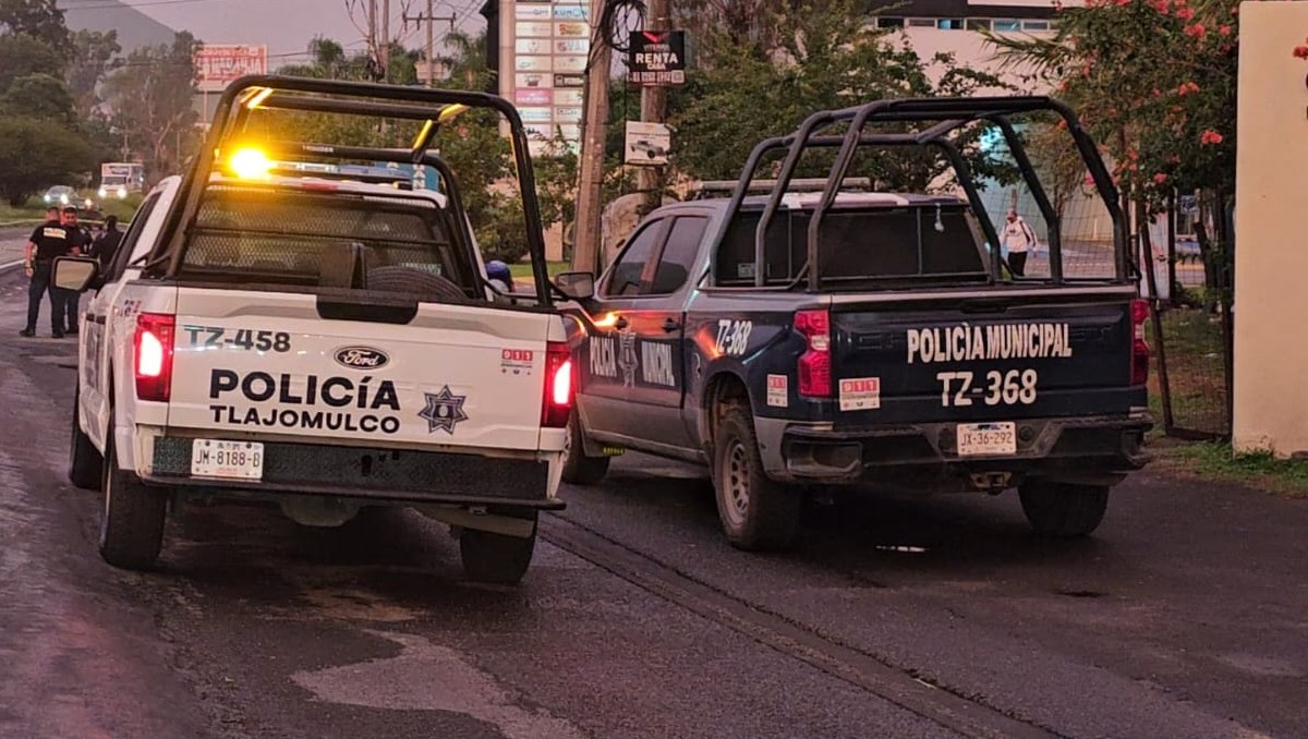 En la zona del accidente en Tlajomulco, las autoridades hicieron un amplió cierre para  permitir las labores forenses (Juan Carlos Munguía)
