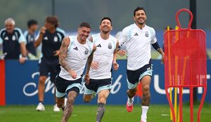 La Selección de Argentina entrenó bajo la lluvia previo a la Final del Mundial 2026.