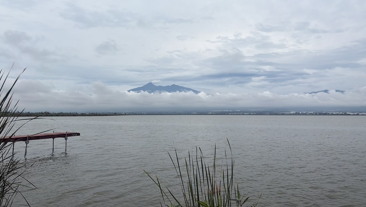 Aunque la región es propicia a la captación de agua, la cuenca de la laguna de Zapotlán presenta problemáticas (Fátima Briceño)
