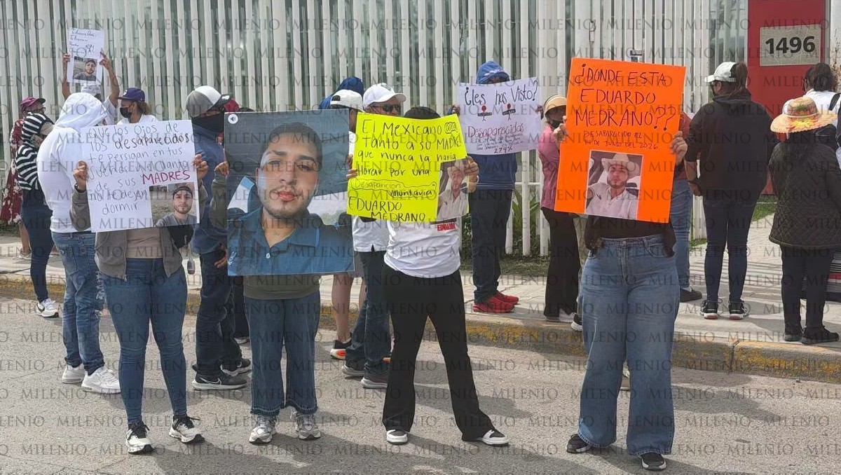 Ante el temor a represalias los manifestantes se cubrieron los rostros mientras exigían localizar a Eduardo Medrano (Usi Toledo)