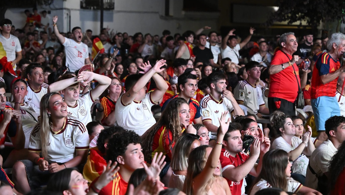 Aficionados españoles celebran en Madrid la Copa del Mundo (Cortesía)