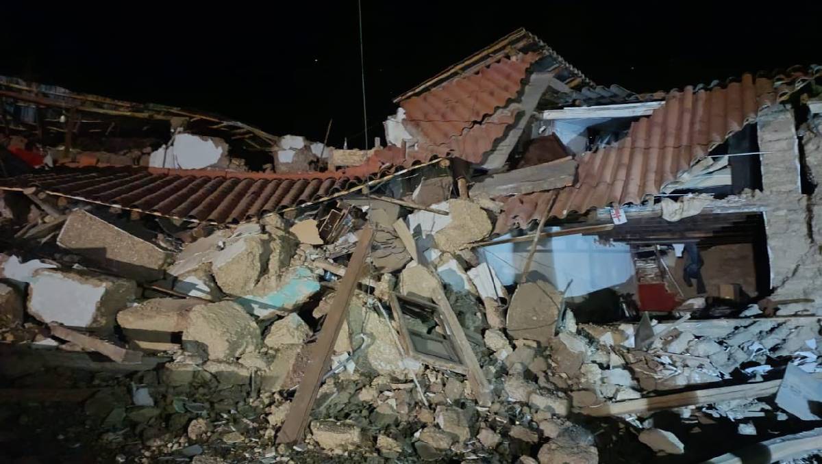 Las autoridades realizan labores para remover escombros tas el sismo magnitud 5.1 | Foto: @indeciperu