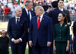 Claudia Sheinbaum, Donald Trump y Gianni Infantino en la final del Mundial 2026