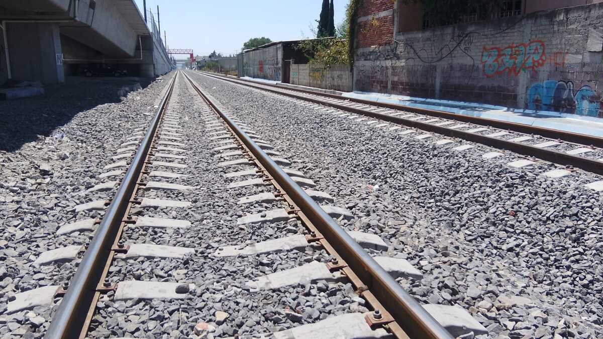 La comunidad de San Mateo Iztacalco exige un paso elevado para el tren. | Especial