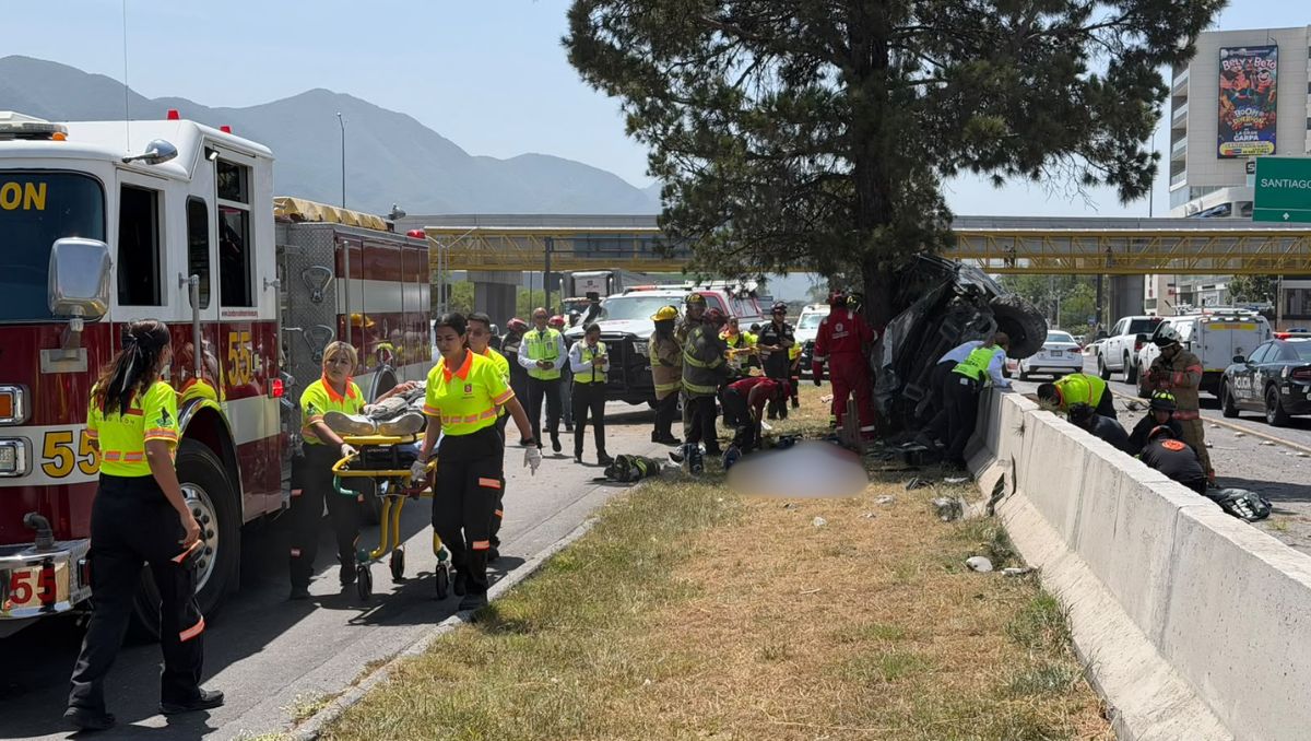 El conductor de la camioneta Ford murió y cinco personas resultaron lesionadas | Ángel Mercado