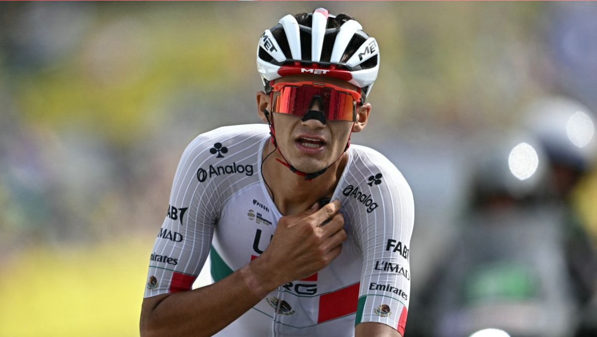 Isaac del Toro sube al podio en la etapa 15 del Tour de Francia (AFP)