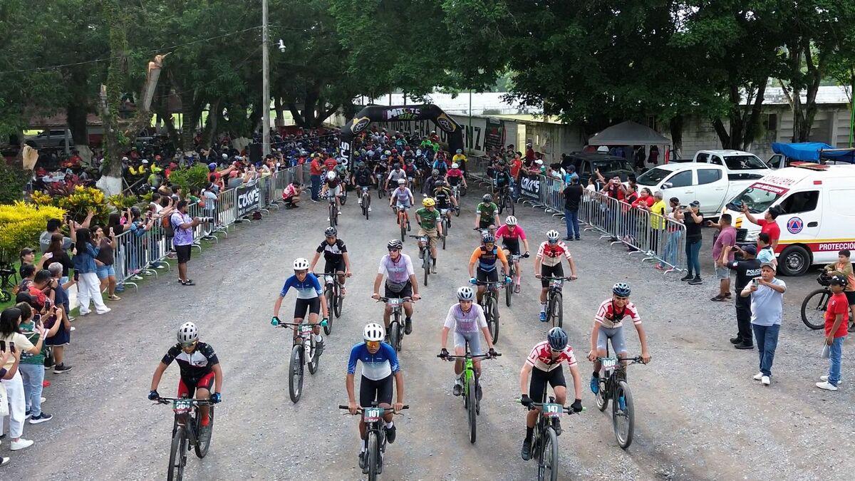 Reto Oriza reúne a 400 ciclistas en San Felipe Orizatlán. (Cortesía)