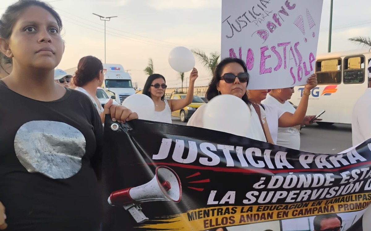Con bloqueo carretero, ciudadanos exigen justicia para Dafne en Altamira. | Foto: Sergio Sánchez