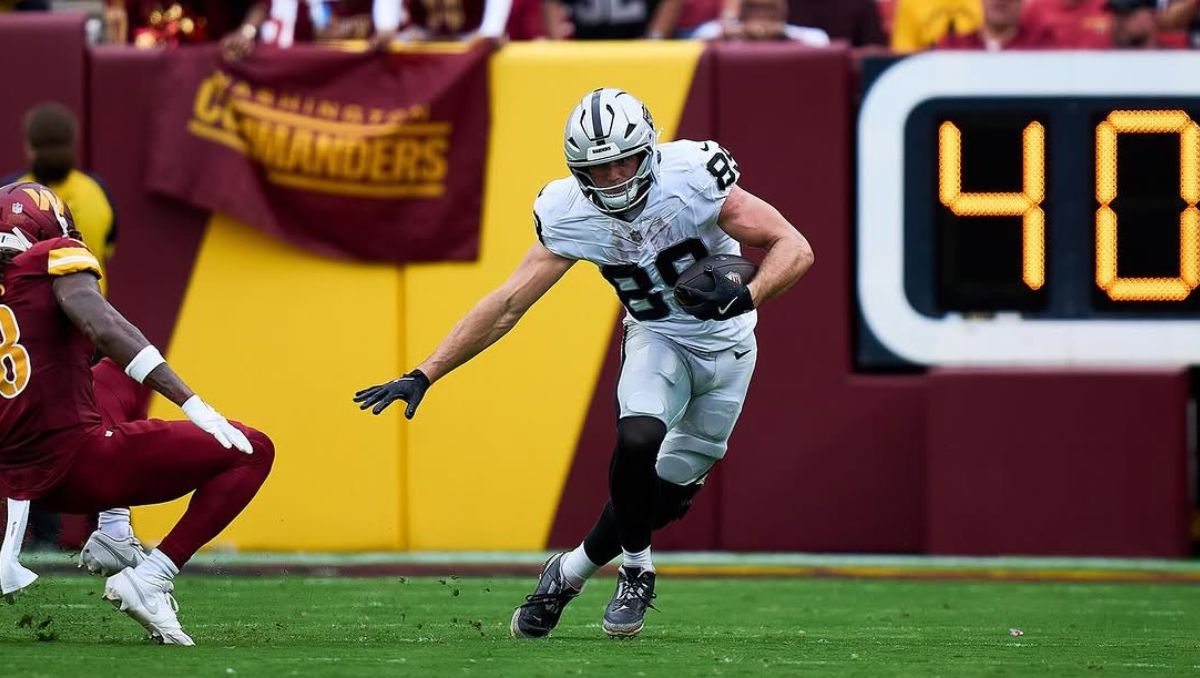 Brock Bowers aparece en el puesto 60 del Top 100 de la NFL 2026. (Instagram @brockbowers)