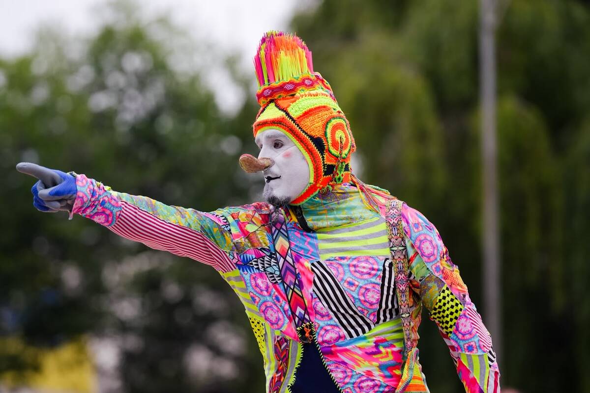 Sus colores, texturas y accesorios remiten al altiplano andino y particularmente al Carnaval de Oruro. |Cortesía.