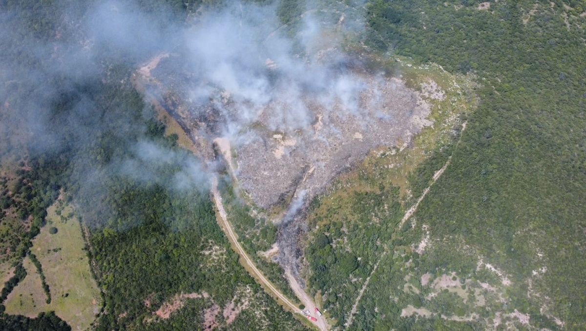 Incendio en relleno sanitario de Acatlán de Osorio | Especial