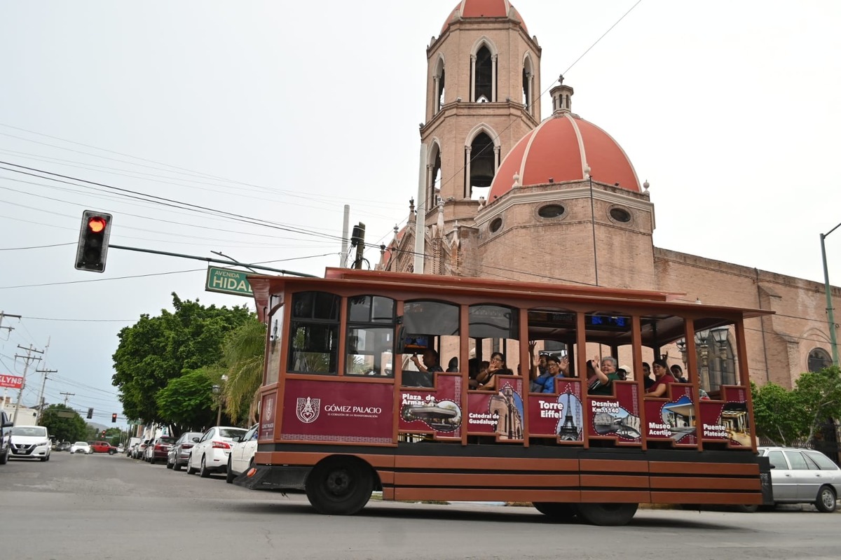 Iniciaron los recorridos en tranvía Tours Laguneros de manera diaria en Gómez Palacio. | Roberto Amaya