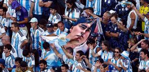 Piloto le hace creer a pasajeros argentinos que ganaron el Mundial 2026 ante España.