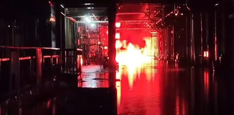 A través de redes sociales, trabajadores que se encontraban en el sitio difundieron grabaciones sobre la magnitud del fuego. | Redes Sociales