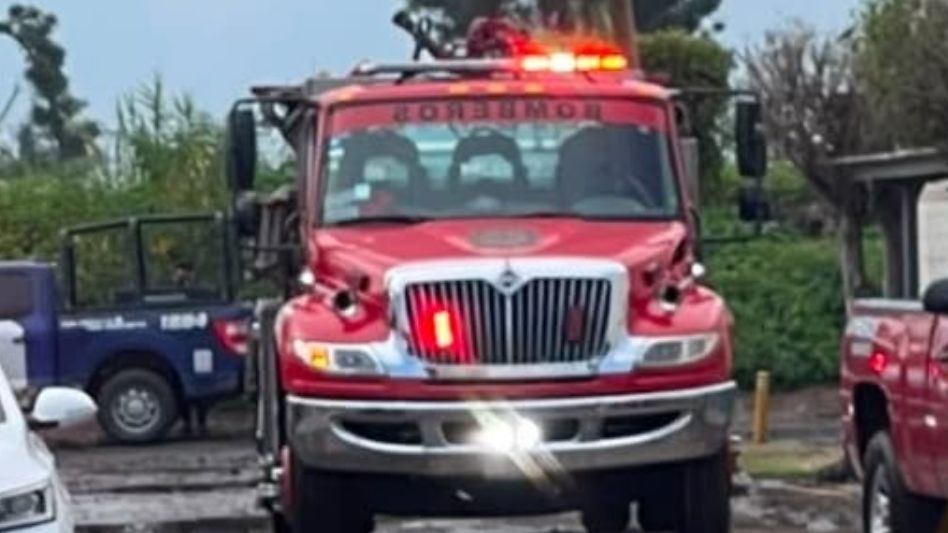 El reporte fue recibido por los servicios de emergencia luego de que trabajadores alertaran sobre un fuerte sonido. | Redes sociales.