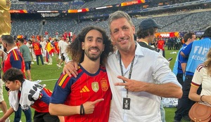 El campeón del mundo en Sudáfrica 2010, Capdevila le pidió a Cucurella que realizara el ritual que hizo hace 16 años antes de la Final del Mundial 2026.