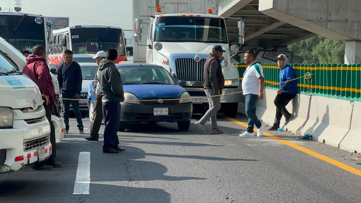 Transportistas bloquean la México-Puebla |Foto: Zuleyma García