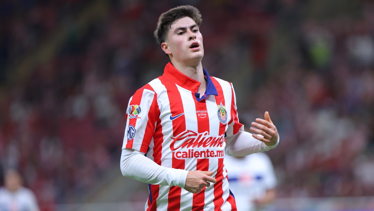Armando González apunta a regresar a la titularidad con Chivas (Imago7)