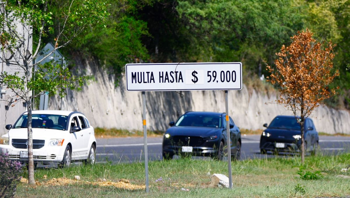 . La Carretera Nacional tiene muy establecido los límites de velocidad, dijo Erik Cavazos. Foto: Jorge López