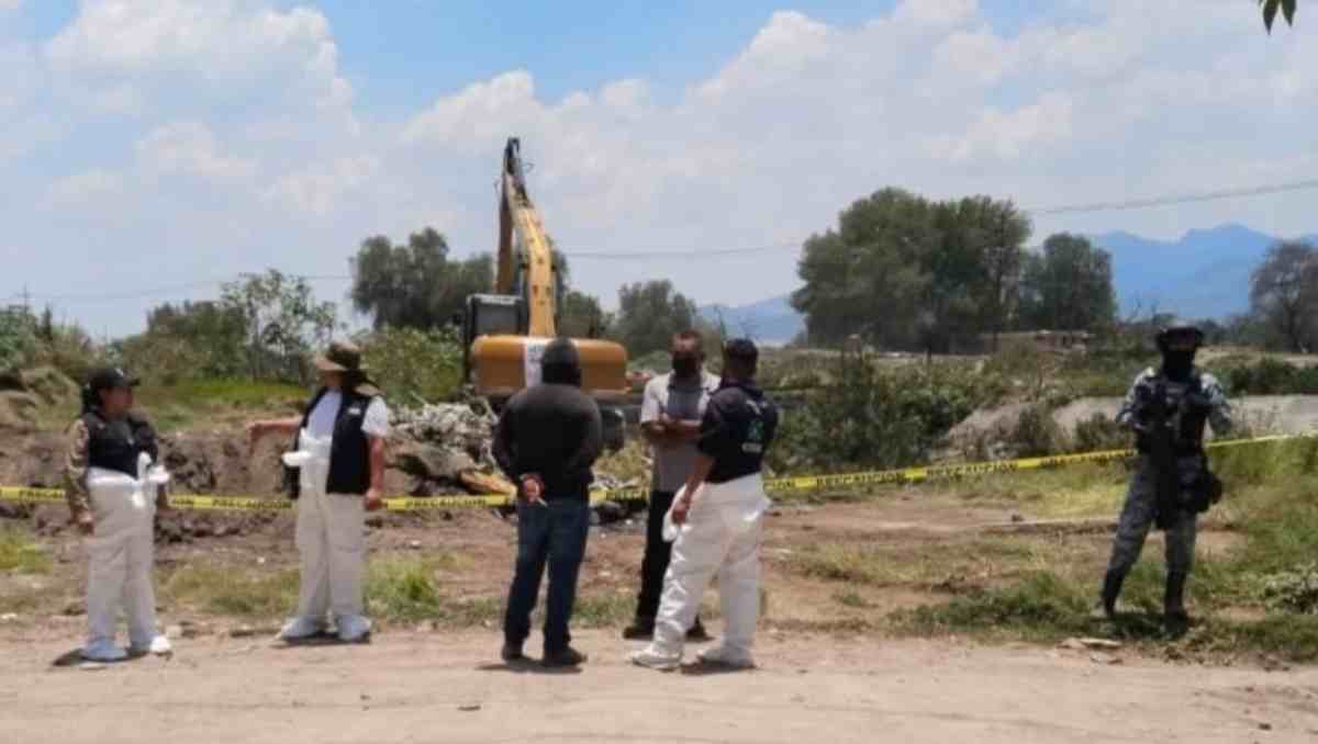 Colectivos y autoridades hallaron restos humanos durante la búsqueda de Jeshua Cisneros en Teoloyucan. | Foto: Especial (Lirios Buscadores)