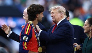 El delantero español lució una adaptación del lema ‘Make America Great Again’ durante los festejos por el título conseguido ante Argentina
