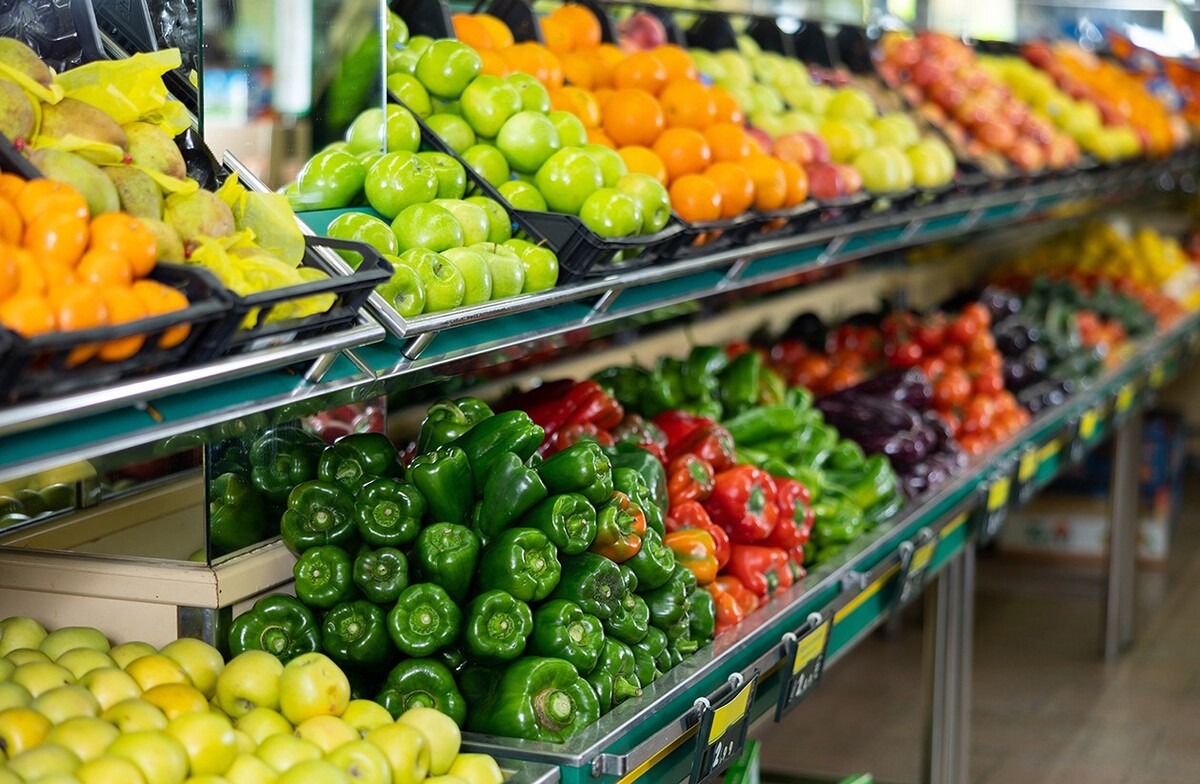 Las frutas y verduras contaminadas enferman a más estadounidenses que cualquier otro alimento. | The New York Times