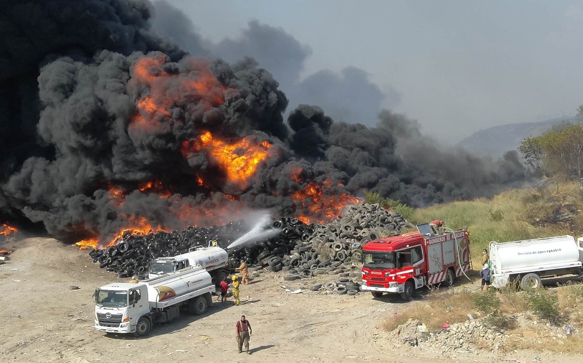 Fuerte incendio en basurero municipal de Ciudad Victoria. | Foto: Facebook Protección Civil Tamaulipas
