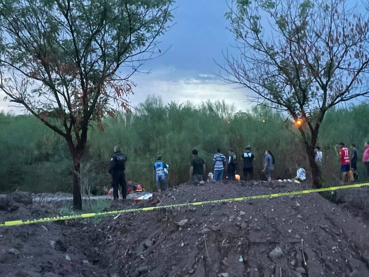 Lluvias en Guamúchil dejan tres adolescentes muertos tras ser arrastrados por un arroyo y caerles una barda.