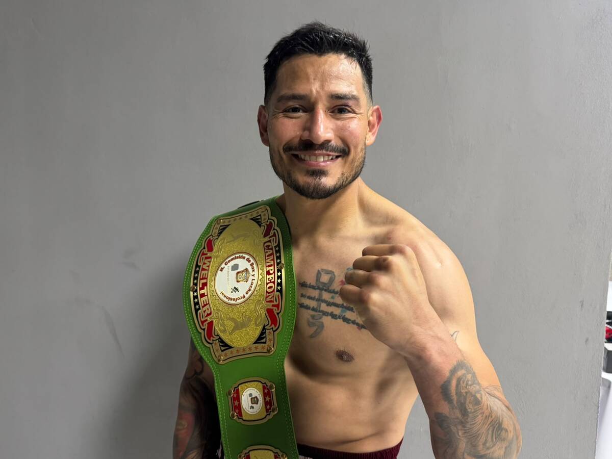 El toluqueño Rafael 'Tornado' Carmona noqueó en cuatro rounds a Eduardo González en Lerma